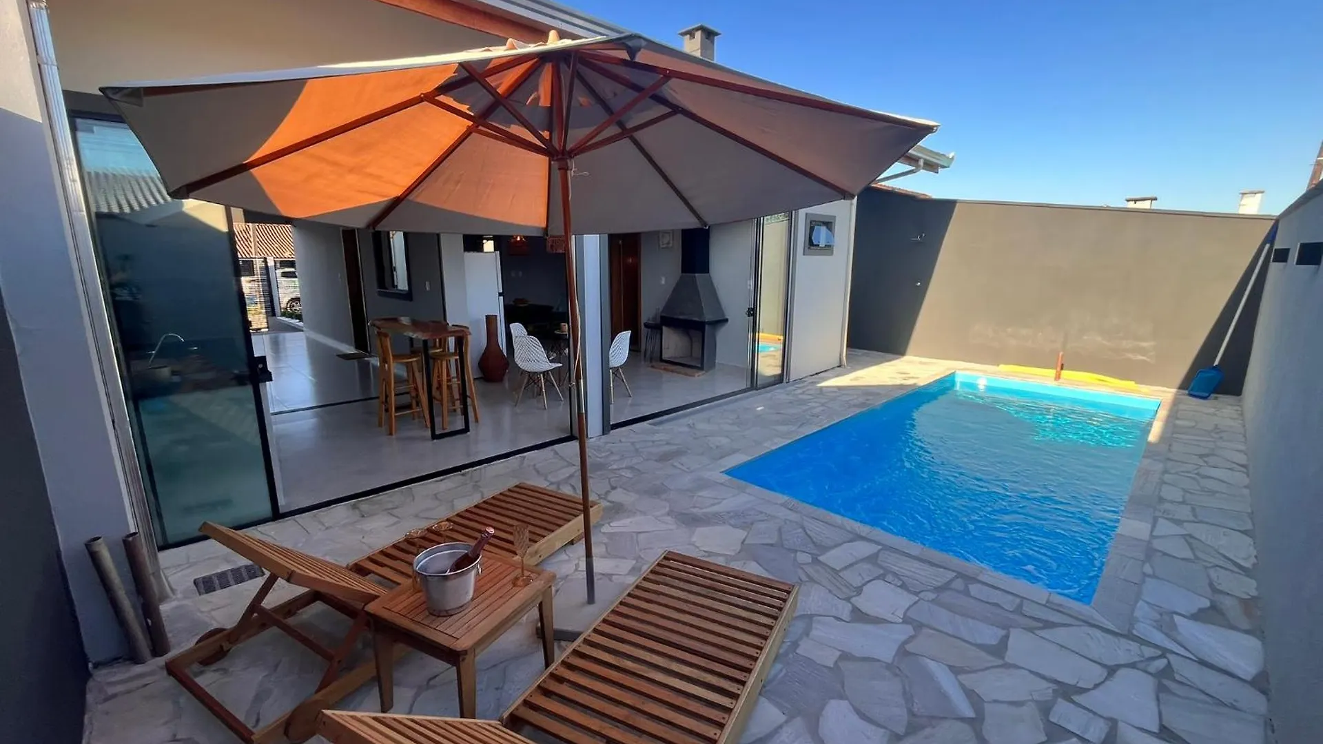 بيت للعطل فيلا Casa Nova Com Piscina E Lareira بالنياريو بارا دو سول