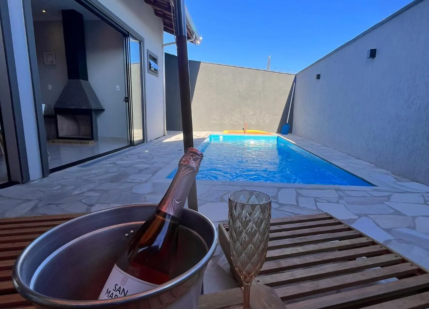 بيت للعطل فيلا Casa Nova Com Piscina E Lareira بالنياريو بارا دو سول